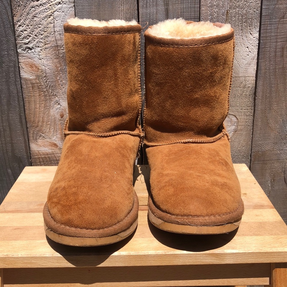 Warm Boots with Tiger detail